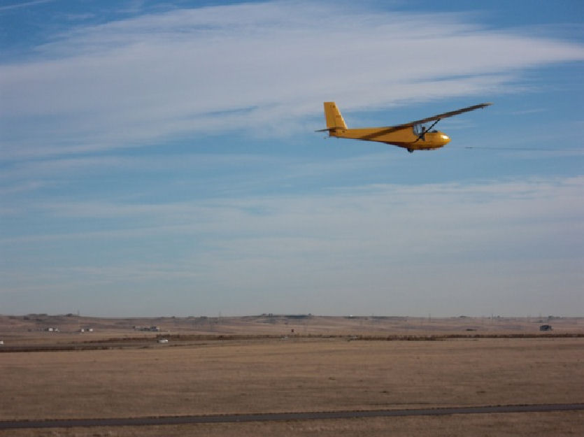 Solitaire towing out of Owl Canyon Gliderport